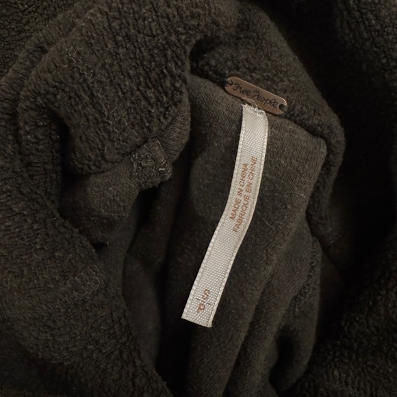 Free People / Cozy Olive Slouchy Turtle Neck - Sz. Small - Picture 2 of 2